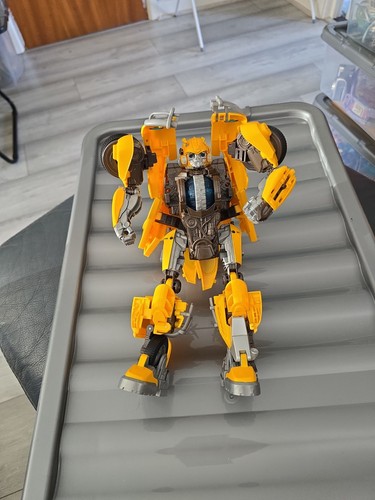 Bumblebee transformers figure - bumblebee,